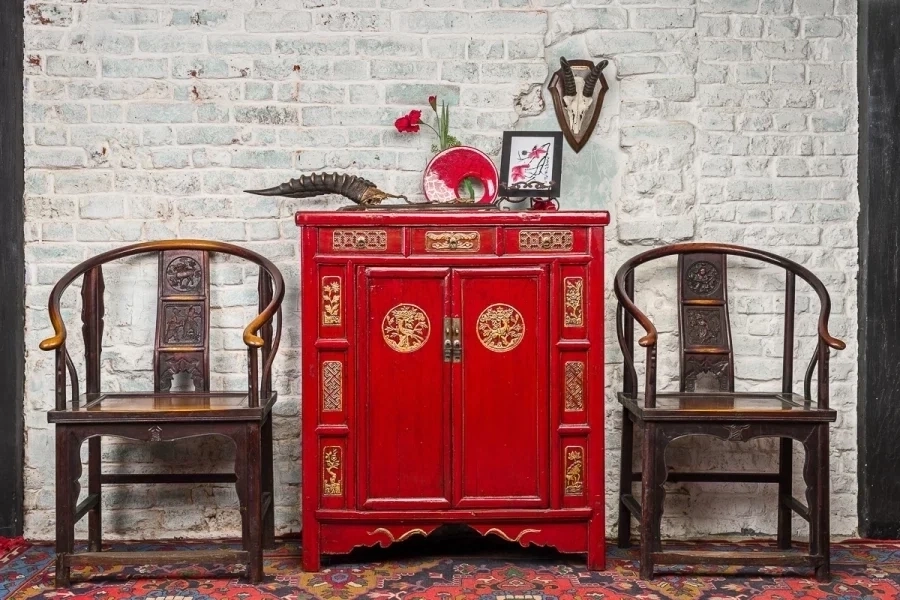 Китайский стиль в интерьере Красный комод в китайском стиле